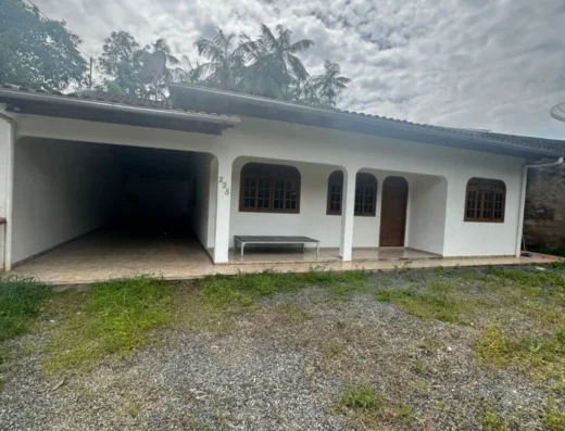 Código: C1421- BLUMENAU – ITOUPAVAZINHA – Casa de alvenaria com laje com 03 dormitórios