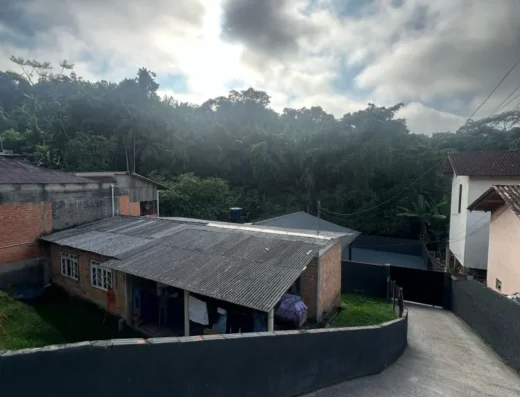 Código: C1450 – BLUMENAU – FORTALEZA ALTA – Casa de alvenaria + terreno nos fundos