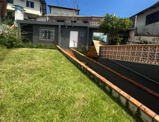Código: C1424 – BLUMENAU – ESCOLA AGRICOLA – Casa de alvenaria com 02 dormitórios