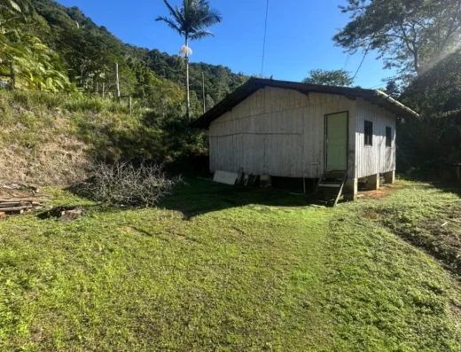 Código: T5498 – BLUMENAU – ITOUPAVA CENTRAL – Terreno com uma casa que precisa de reformas