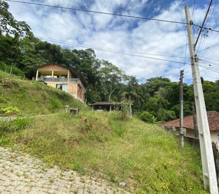 C1426 – Casa mista com 02 dormitórios