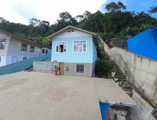 Código: C1427 – BLUMENAU – VILA NOVA – Casa mista com 03 moradias