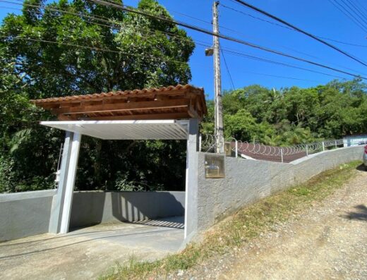 C1333 – Casa mista com 03 dormitórios
