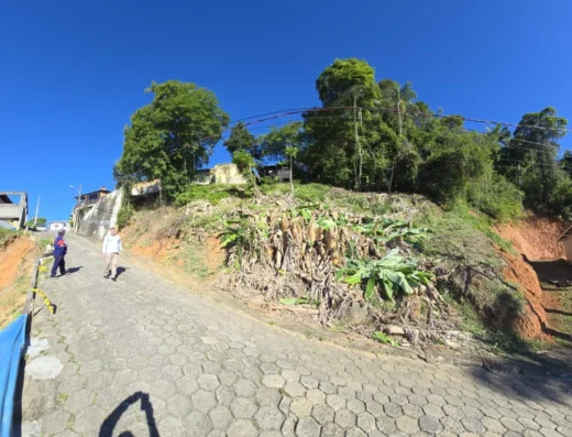 Código : T5496 – BLUMENAU – FORTALEZA – Terreno parte plana e parte aclive