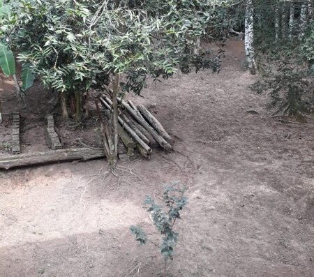 T5428 – Terreno com frente 13,50m x 13,50m fundos