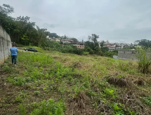 Código: T5505 – BLUMENAU – AGUA VERDE – Condominio Fechado – Área terreno: 454m²