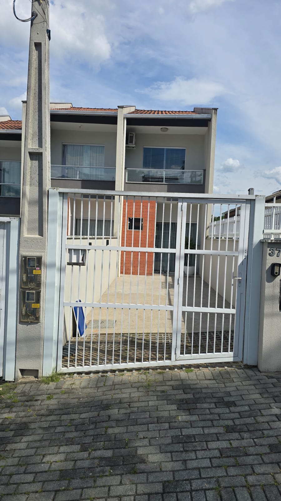 SO209- Lindo Sobrado – Água Verde – R$515.000,00