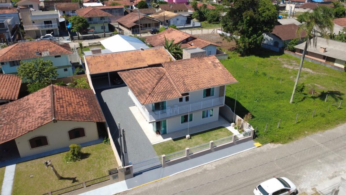 Código: P169 – Balneário – Barra do Sul – Costeira – Lindo imóvel